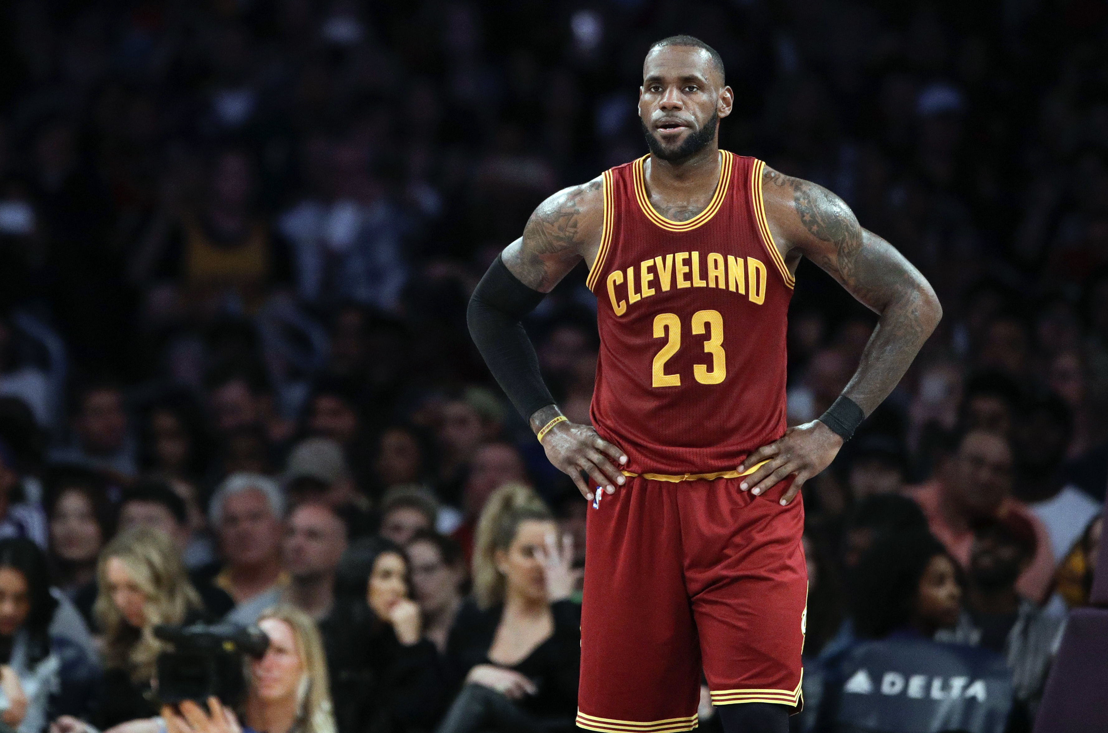 LeBron James says he's returning to Cavaliers