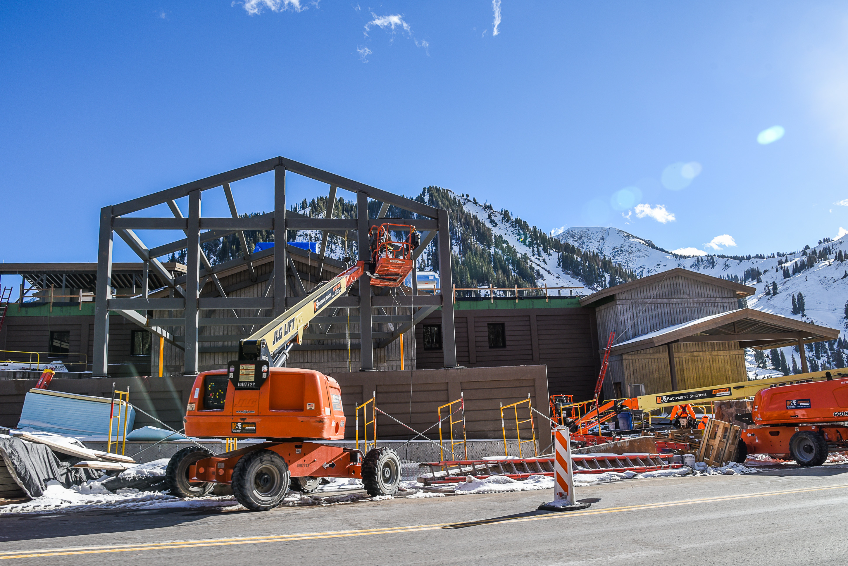 (Francisco Kjolseth | The Salt Lake Tribune) The Snowpine Lodge gets an addition in the Alta Ski Area, on Monday, Nov. 5, 2018.