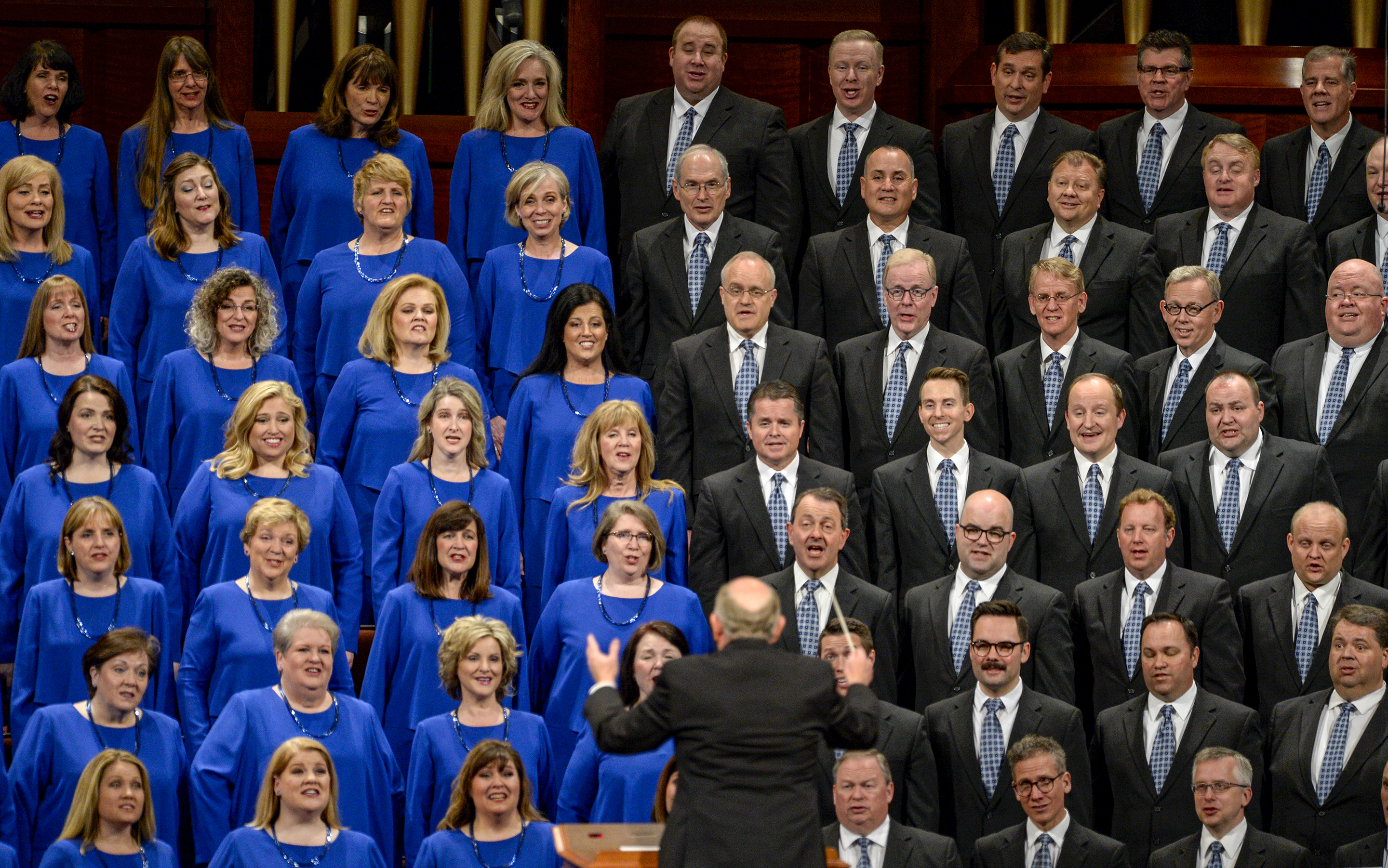 (Leah Hogsten | The Salt Lake Tribune) The Tabernacle Choir at Temple Square sings during 189th Annual General Conference of The Church of Jesus Christ of Latter-day Saints in Salt Lake City.