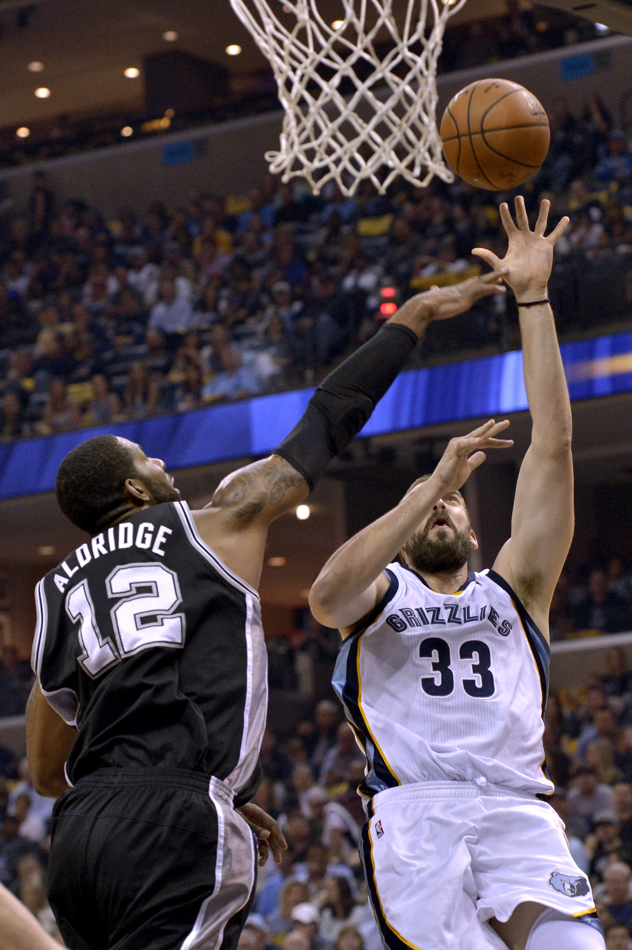 NBA playoffs: Tied at 2: Gasol lifts Grizzlies past Spurs 110-108