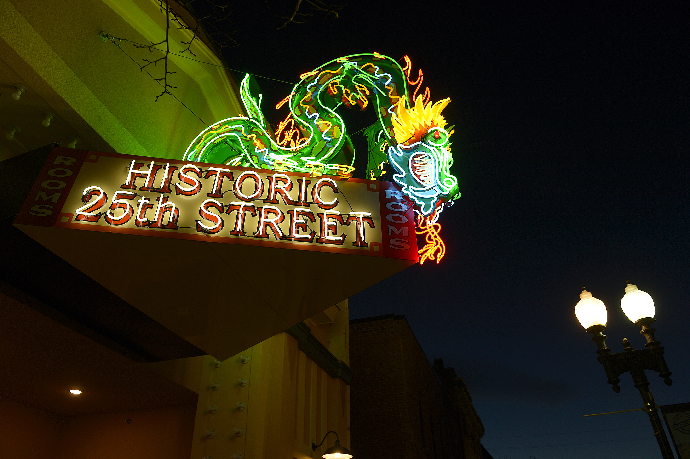 Whatever happened to  the Star Noodle neon dragon?