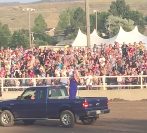 This Performance Of The National Anthem At A Utah Fair Was So Horrific The Singer And County Have Both Apologized